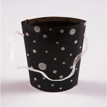 Des boites à remplir de chocolats et idéaux en petits cadeaux d'invités grâce à nos magasins Jour de Fête.