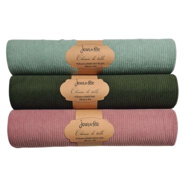 Un vaste choix de coloris pour votre chemin de table en velours côtelé | jourdefete.com