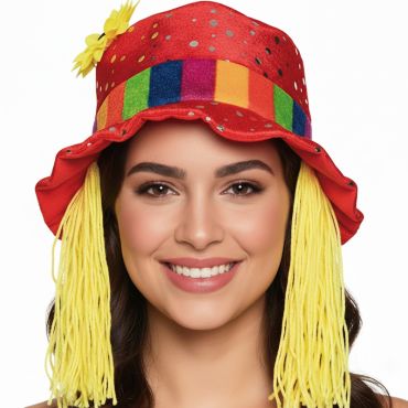 Chapeau de clown multicolore avec fleur porté par une femme souriante | jourdefete.com