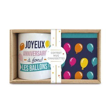 Un coffret composé d'un mug et d'une paire de chaussettes pour votre proche qui célèbre son anniversaire | jourdefete.com