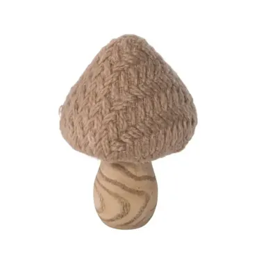 Un joli champignon en bois avec tricot beige à poser sur votre table d'automne | jourdefete.com