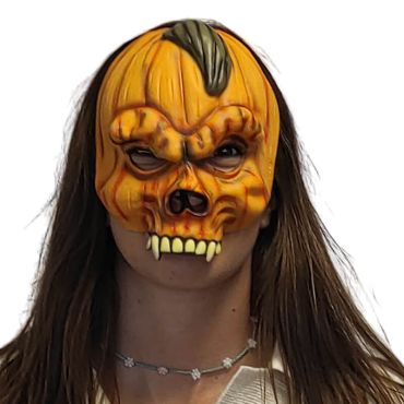 Un effrayant demi-masque de citrouille pour Halloween | jourdefete.com