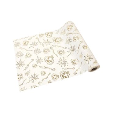 Chemin de table Halloween blanc et doré avec motifs citrouilles, balais et toiles d’araignée | jourdefete.com