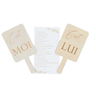 Jeu C’est Moi / C’est Lui, pancartes bois + carte questions blanc/or | jourdefete.com