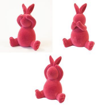Lapin de Pâques assis en résine effet velours fuchsia grand modèle 3 postures assorties | jourdefete.com