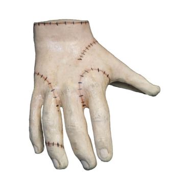 Accrochez La Chose à votre épaule le soir d'Halloween tout en étant costumée en Mercredi Addams | jourdefete.com