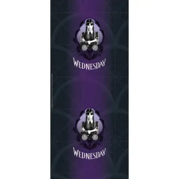 Un chemin de table gothique pour l'anniversaire ou la soirée d'Halloween sur le thème de Mercredi | jourdefete.com