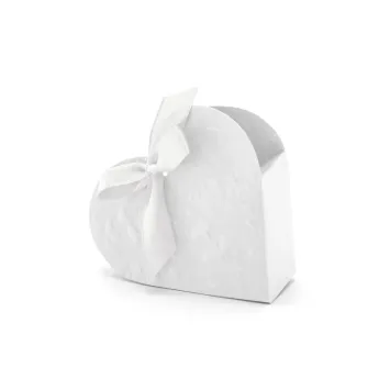 10 boîtes blanches en carton en forme de cœur
