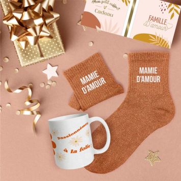Coffret Mug à paillettes "Mamie Chérie" et Chaussettes à paillettes "Mamie d'Amour" - Collection Mamie Chérie
