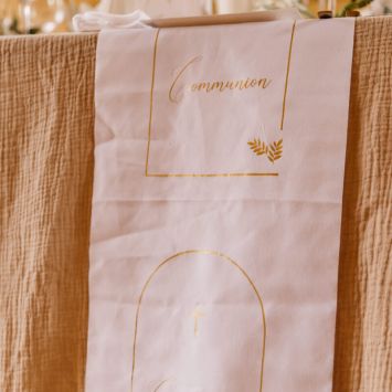 Chemin de table - Collection Communion Pureté Blanc et Or