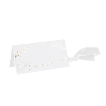 Installez ces marque-places de couleur blanc et or lors de la communion de votre enfant | jourdefete.com
