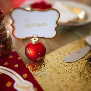 4 Marque-Places Boule de Noël rouge et paillettes or