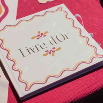 Livre d'or de 68 pages - 21 x 20 cm - Collection Pink Lemonade