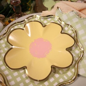 8 assiettes en forme de fleurs en carton - Diamètre 18 cm - Pâques