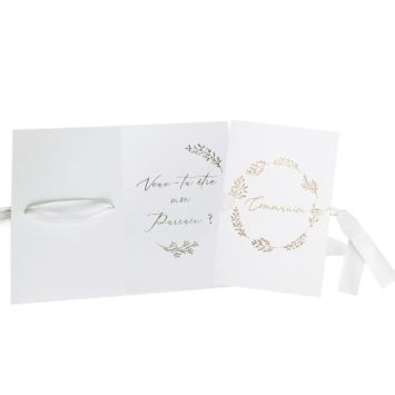 Optez pour ces 2 cartes "Veux-tu être ma marraine / mon parrain" avec enveloppes de la collection Communion Blanc et Or | jourdefete.com