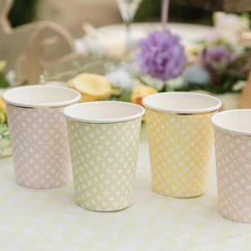 8 gobelets à motifs vichy en carton - 255 ml - Pâques