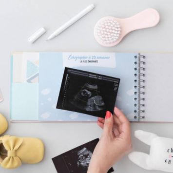 Album 9 Mois et Tout Plein de Super Moments - Mr. Wonderful