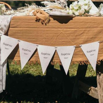 Guirlande de 10 fanions "Baptême" en papier - 3 m - Collection Baptême Effet Lin et Or