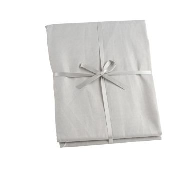 Une superbe nappe de couleur vert de gris pour votre table lors de votre célébration | jourdefete.com