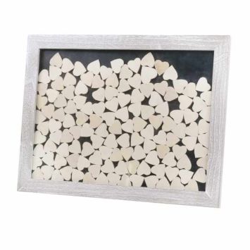 Cadre rustique avec 130 coeurs en bois