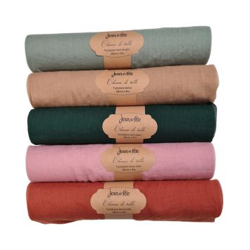 Un vaste choix de coloris pour votre chemin de table en tarlatane | jourdefete.com