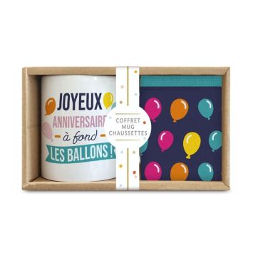 Un coffret composé d'un mug et d'une paire de chaussettes pour votre proche qui célèbre son anniversaire | jourdefete.com