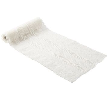 Craquez pour ce chemin de table en dentelle de couleur blanc pour votre déco de table | jourdefete.com