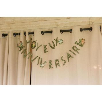 Guirlande de lettres "Joyeux Anniversaire" en papier - 2 m - Collection Dinosaures