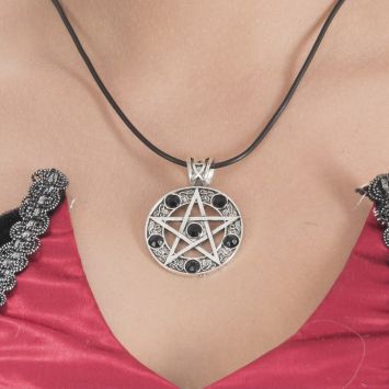 Collier noir de Nosferatu d'Halloween