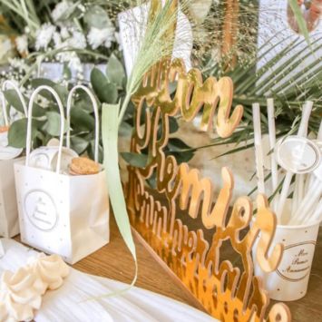 Déco dorée sur socle en bois - Mon Premier Anniversaire