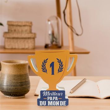 Décoration en bois à poser en forme de coupe "Meilleur Papa du monde" - Collection Papa Parfait