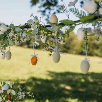 Guirlande d'œufs de Pâques avec fleurs et feuillage - 1,20 m - Pâques