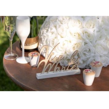 Centre de table Vive les Mariés sur socle en bois