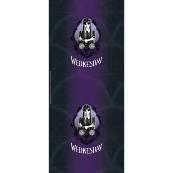 Un chemin de table gothique pour l'anniversaire ou la soirée d'Halloween sur le thème de Mercredi | jourdefete.com