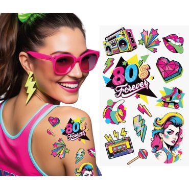 Tatouages éphémères sur le thème des années 80 avec des motifs colorés comme un radiocassette, un roller et des éclairs fluos | jourdefete.com Tatouages éphémères sur le thème des années 80 avec des motifs colorés comme un radiocassette, un roller et des éclairs fluos | jourdefete.com