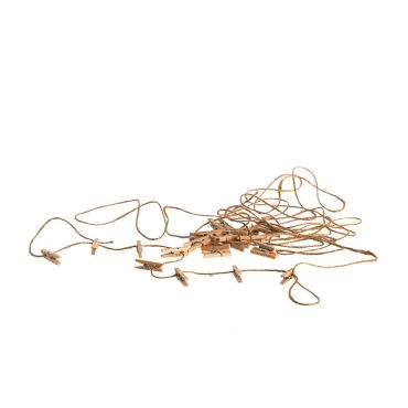 Guirlande de jute avec 30 pinces en bois | jourdefete.com Guirlande de jute avec 30 pinces en bois | jourdefete.com