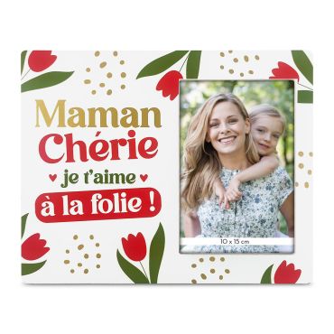Cadre photo blanc fleuri avec l'inscription Maman Chérie je t'aime à la folie pour la Fête des Mères | jourdefete.com Cadre photo blanc fleuri avec l'inscription Maman Chérie je t'aime à la folie pour la Fête des Mères | jourdefete.com
