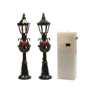 Lampadaires LED décoratifs de Noël avec couronnes festives H12cm | jourdefete.com Lampadaires LED décoratifs de Noël avec couronnes festives H12cm | jourdefete.com